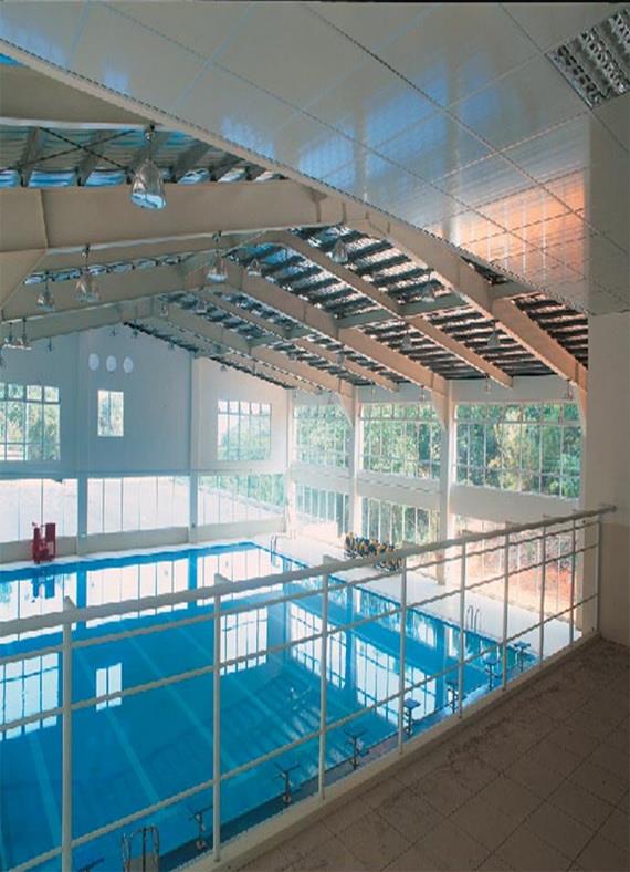 國立聯合大學游泳池