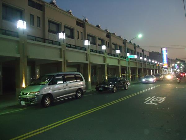 幸福大道透天店舖